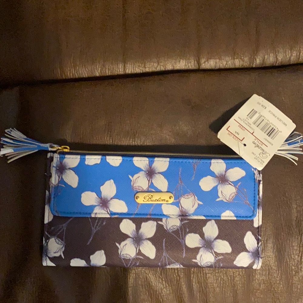 NWT Buxton floral wallet